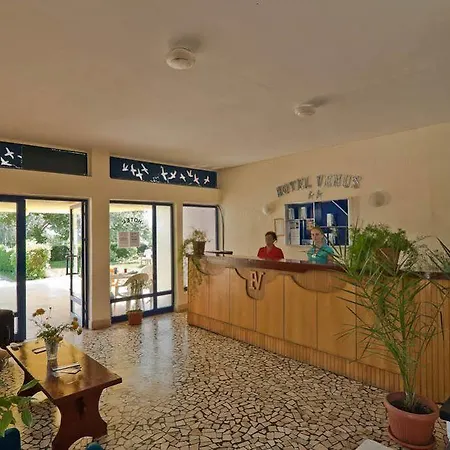 Venus Hotel 2*